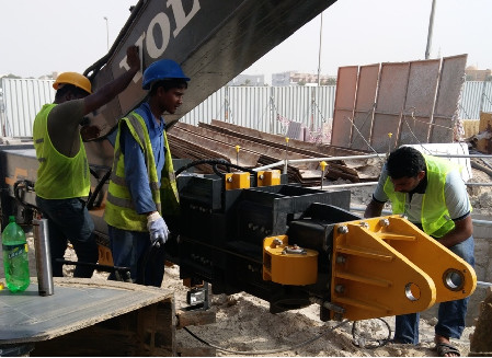 KM220 حفارة ذراع تلسكوبي صدفي طويل الوصول بوم