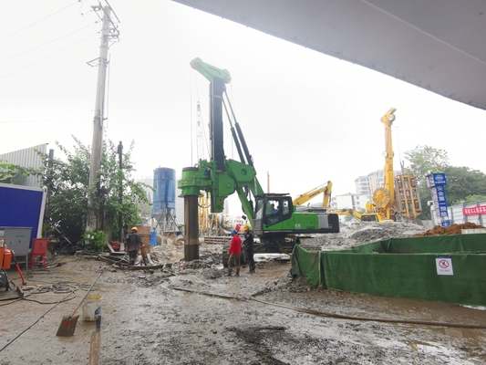 KR300ES جهاز حفر خوازيق دوار منخفض الارتفاع الهيدروليكي 320KN / M