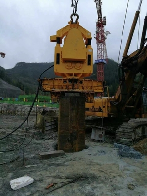 الكهربائية مدفوعة Vibro Diesel Pile Hammer معدات البناء الهيدروليكية 1050 ص / دقيقة