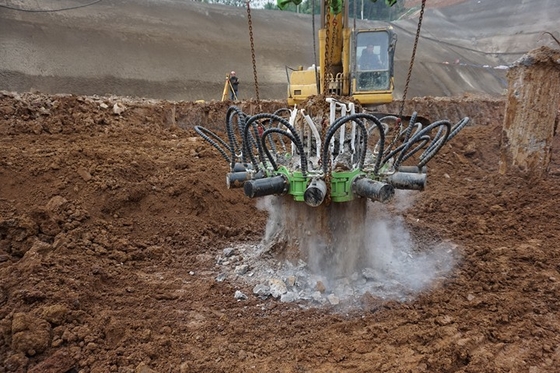 قطر الكومة 350-1800mm المطبخ الهيدروليكي في محرك الكومة الحد الأقصى لتدفق الأسطوانة الواحدة 20L / min